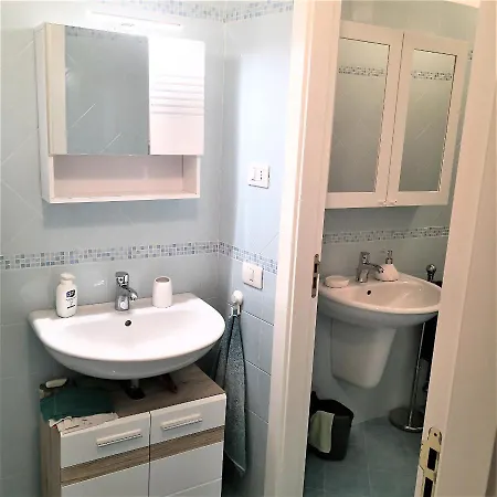 Centralissimo A Apartment Numana
